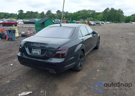 2011 Mercedes-Benz S 550 4Matic z USA, uszkodzony, nr VIN WDDNG8GB5BA370600